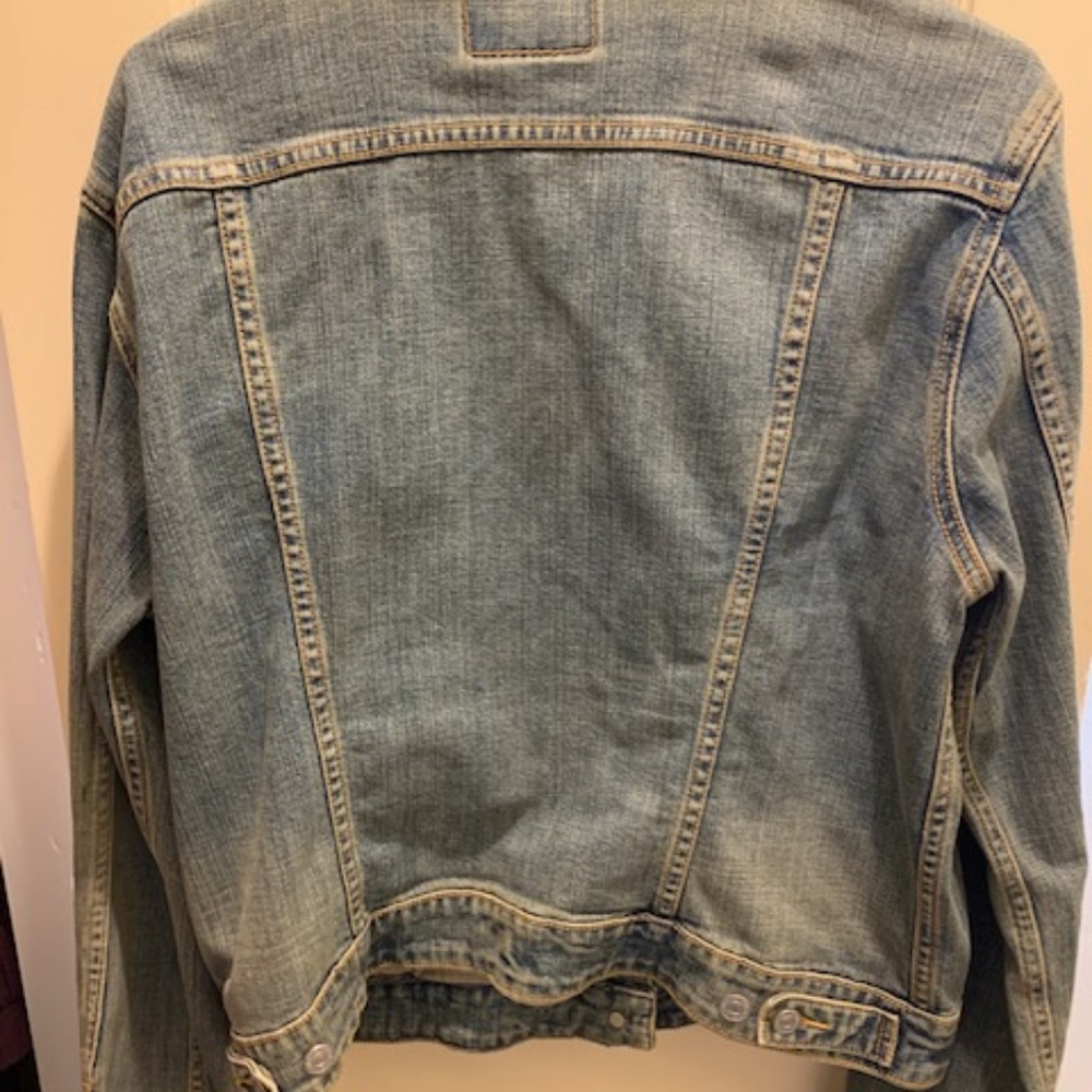 Women's Levi's jean jacket